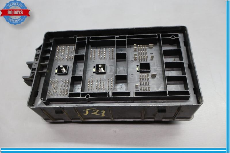 Load image into Gallery viewer, 12-16 Hyundai Genesis Equus Main Engine Fuse Box Junction Relay 91950-3M173 Oem
