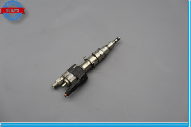 Load image into Gallery viewer, 07-17 BMW 750Li 750Li xDrive Engine Motor Fuel Injection Injector 7585261 Oem
