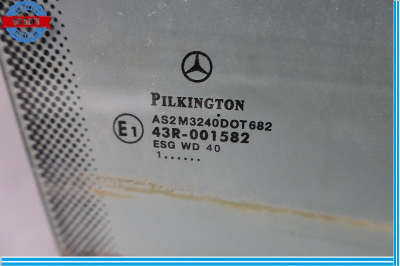 Load image into Gallery viewer, 98-03 Mercedes W210 E320 CLK320 Front Right Side Door Window Auto Glass Oem
