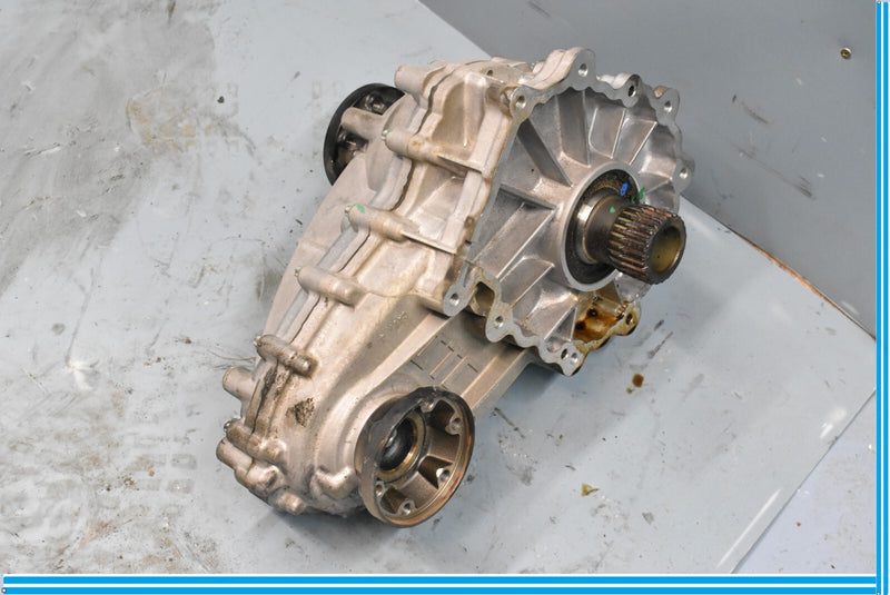 Load image into Gallery viewer, 13-16 Mercedes GL450 X166 Automatic Transfer Case Assembly Oem
