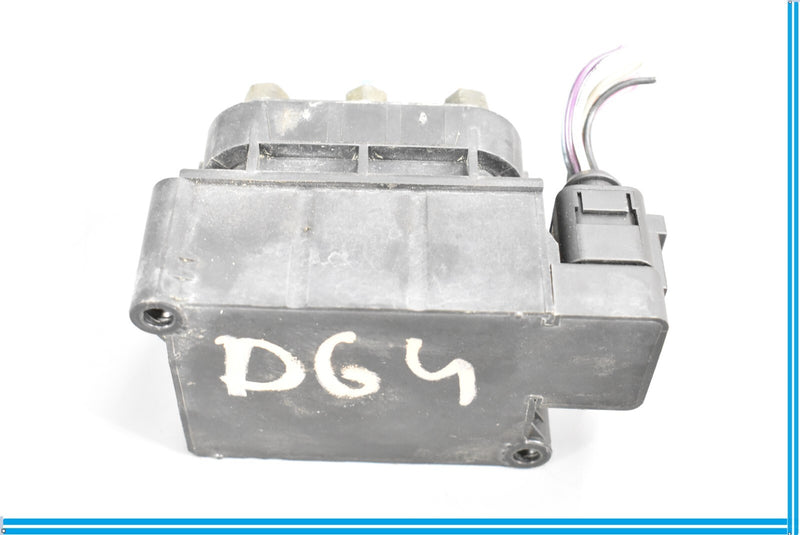 Load image into Gallery viewer, 07-12 Mercedes GL450 GL550 X164 Air Suspension Valve Block A2513200058 Oem
