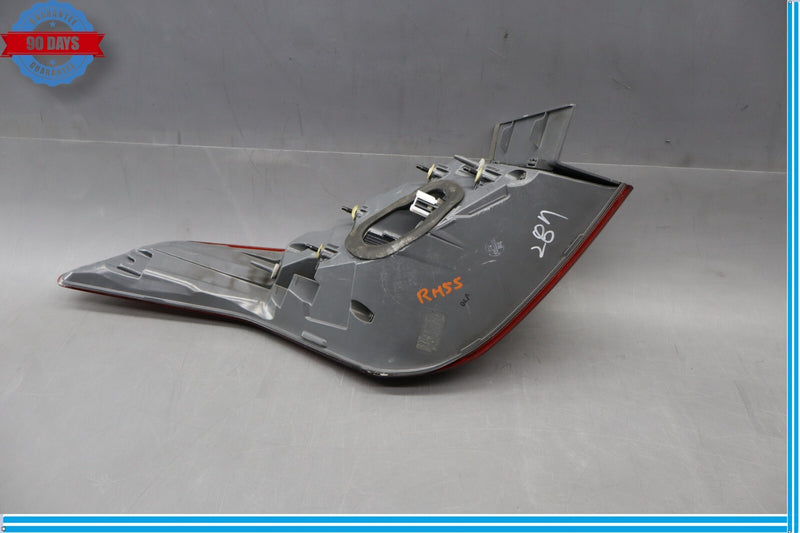 Load image into Gallery viewer, 15-17 Hyundai Genesis G80 Rear Right Side Outer Tail Light Lamp Assembly Oem

