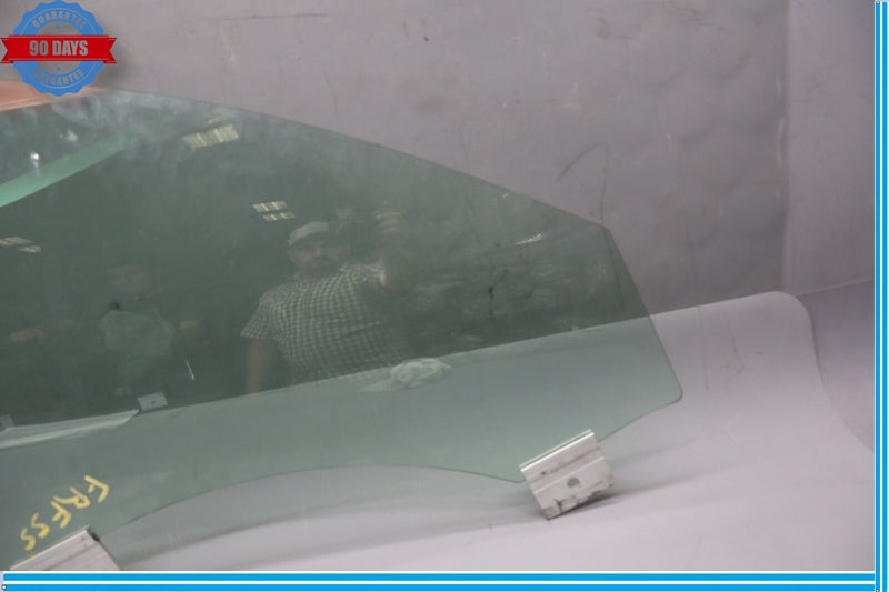 Load image into Gallery viewer, 10-19 Jaguar X351 XJ XJL Front Right Passenger Side Door Window Auto Glass Oem
