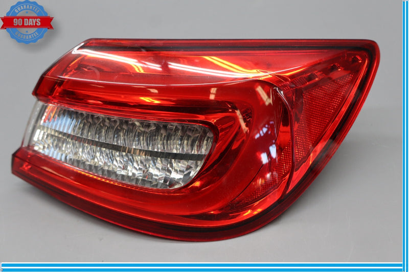 Load image into Gallery viewer, 14-20 Maserati Quattroporte SQ4 M156 Rear Right Side Outer Tail Light Lamp Oem
