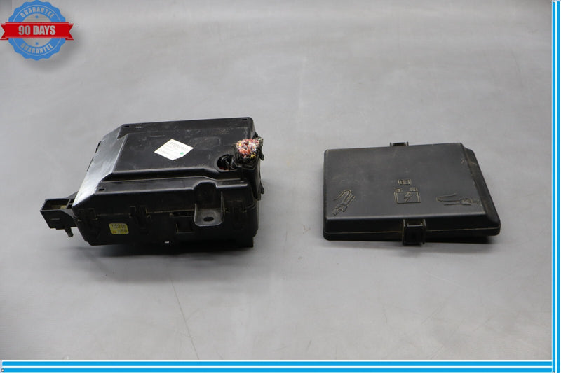 Load image into Gallery viewer, 14-18 Maserati Ghibli M157 Engine Fuse Box Battery Relay Assembly Oem
