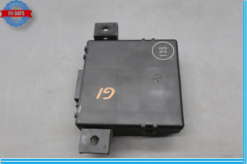 Load image into Gallery viewer, 10-16 Porsche Panamera Gateway Computer Control Module Unit ECU ECM Oem
