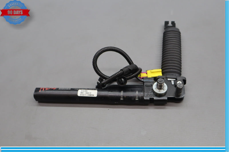Load image into Gallery viewer, 11-13 Hyundai Equus Front Right Passenger Side Seat Belt Pre-Tensioner Oem
