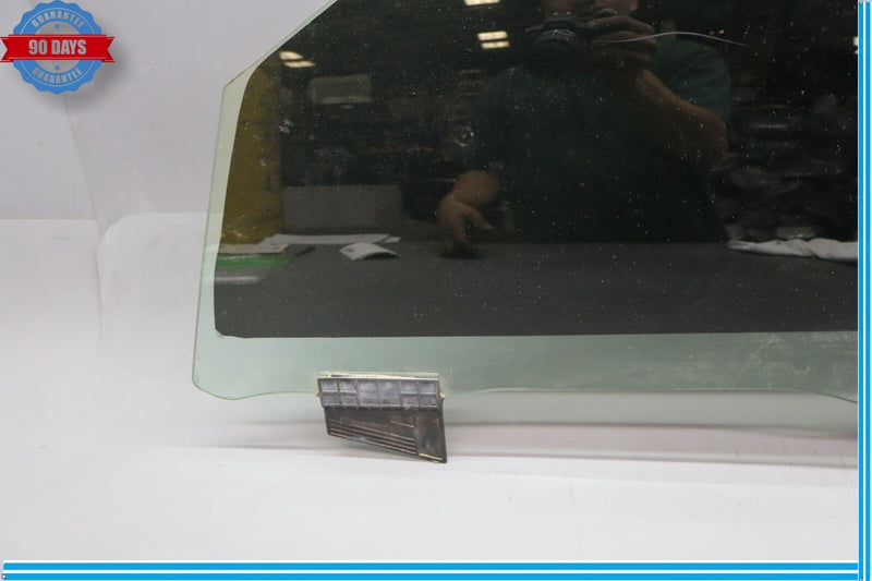Load image into Gallery viewer, 15-16 Hyundai Genesis Front Left Driver Side Door Window Auto Glass Oem
