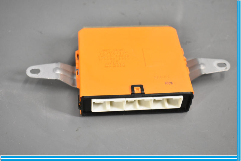 Load image into Gallery viewer, 07-09 Lexus LS460 XF40 Rear Left Driver Side Dorr Control Module 89225-50030 Oem
