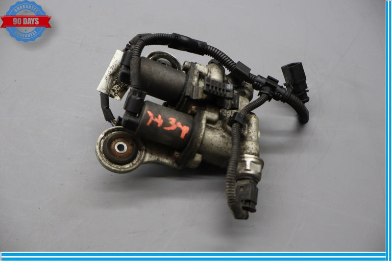 Load image into Gallery viewer, 10-16 Porsche Panamera Turbo Rear Stabilizer Sway Bar Control Block Oem
