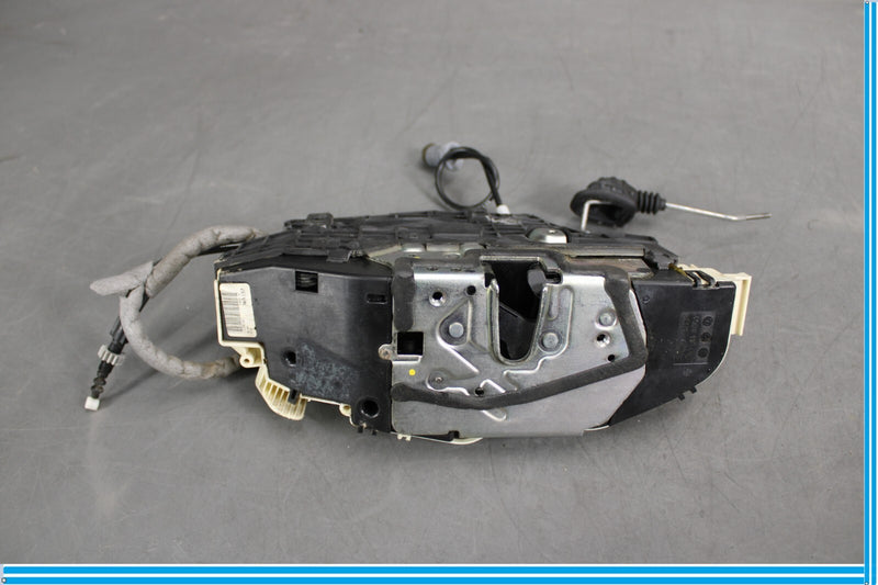 Load image into Gallery viewer, 07-13 Mercedes S550 S400 S600 W221 Front Right Side Door Lock Latch Actuator Oem
