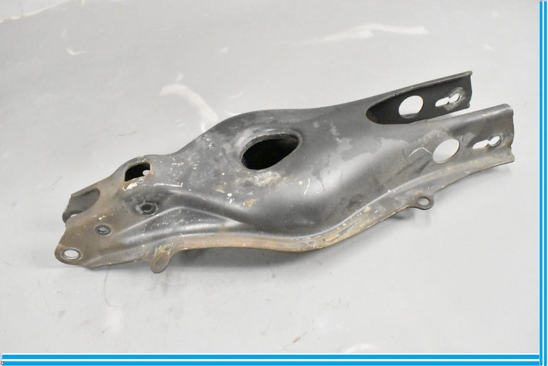 Load image into Gallery viewer, 12-18 Mercedes CLS550 CLS63 W218 Rear Right Lower Spring Seat Control Arm Oem
