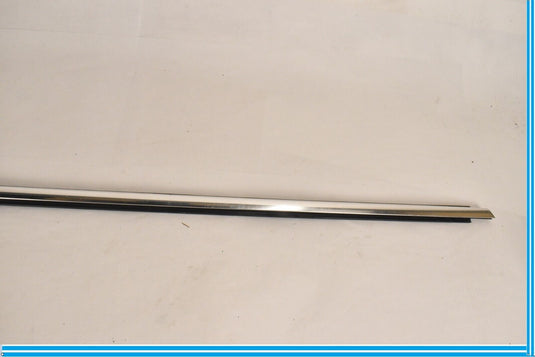 2011-2018 VW TOUAREG - Front Right Outer DOOR Window SEAL / TRIM