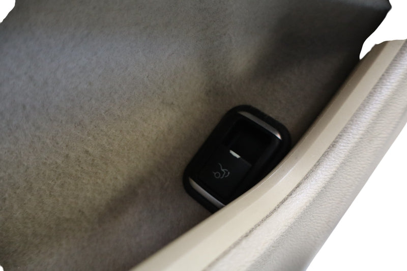 Load image into Gallery viewer, 10-13 Mercedes E350 E550 Convertible Front Left Side Interior Door Panel Oem

