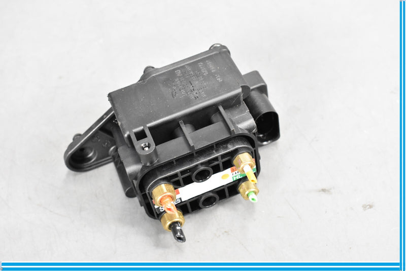 Load image into Gallery viewer, 10-19 Jaguar XJ XJL Air Suspension Control Valve Solenoid Oem

