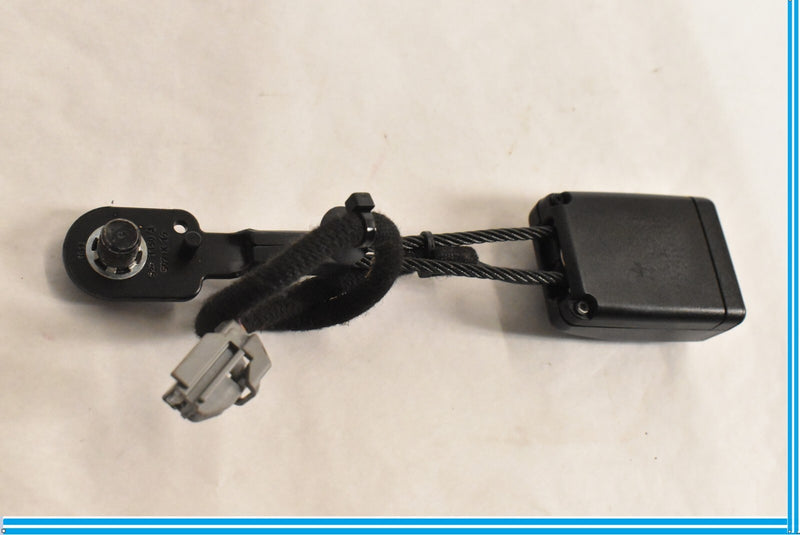 Load image into Gallery viewer, 2014 - 2021 MASERATI GHIBLI FRONT RIGHT SEAT BELT SEATBELT BUCKLE OEM 670016904
