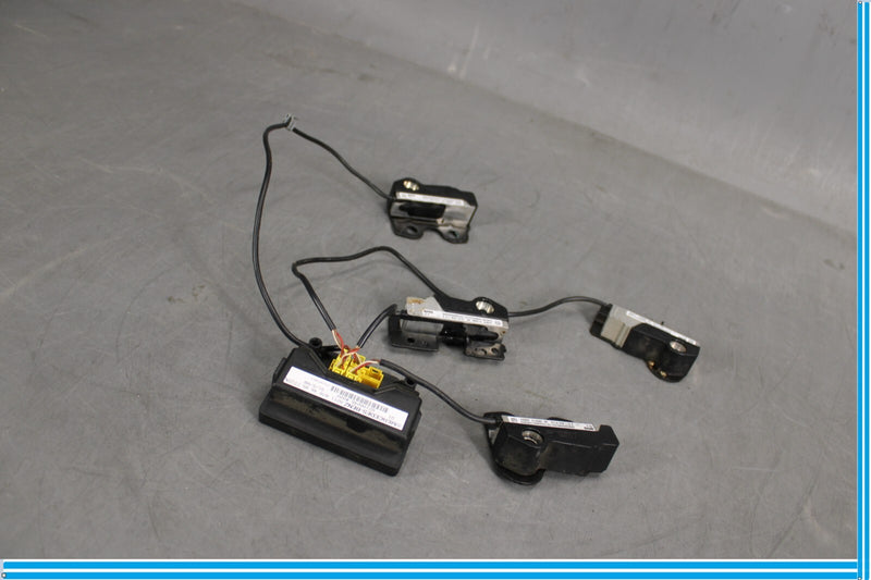 Load image into Gallery viewer, 06-13 Mercedes GL550 GL450 Right Seat Weight Sensor Control Module Oem
