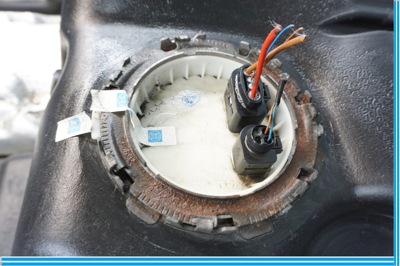 Load image into Gallery viewer, 2008 Bentley Continental Awd Fuel Gas Tank Reservoir W/ Filler Neck Oem
