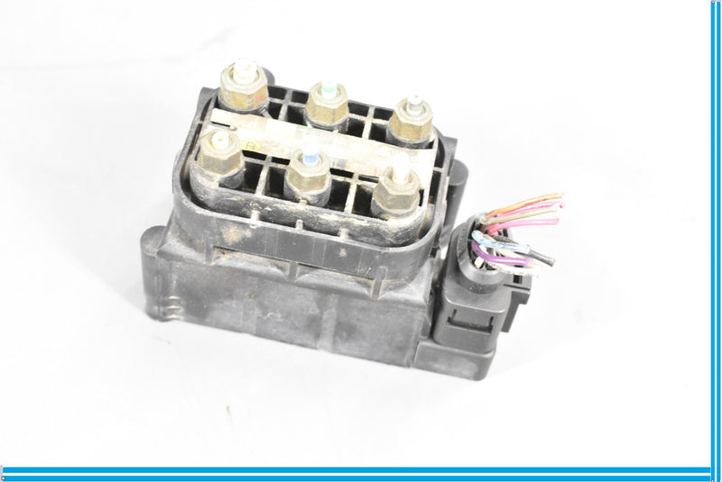 Load image into Gallery viewer, 07-12 Mercedes GL450 GL550 X164 Air Suspension Valve Block A2513200058 Oem

