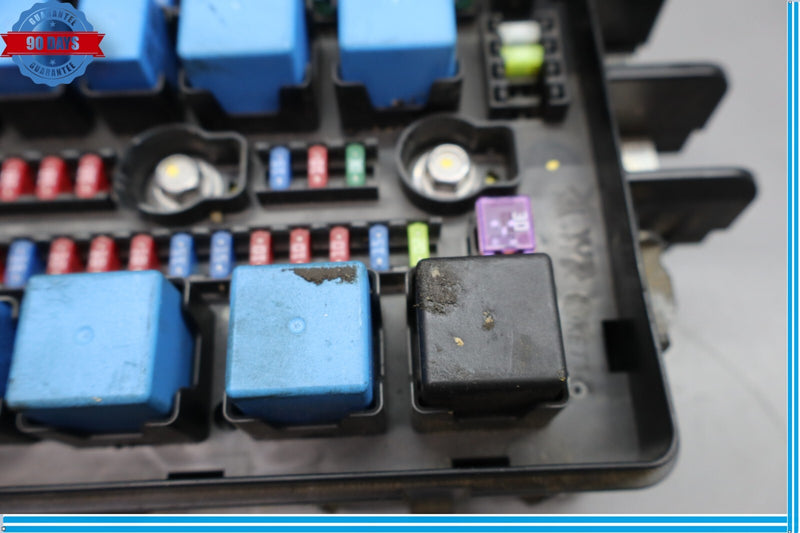 Load image into Gallery viewer, 12-16 Hyundai Genesis Equus Main Engine Fuse Box Junction Relay 91950-3M173 Oem
