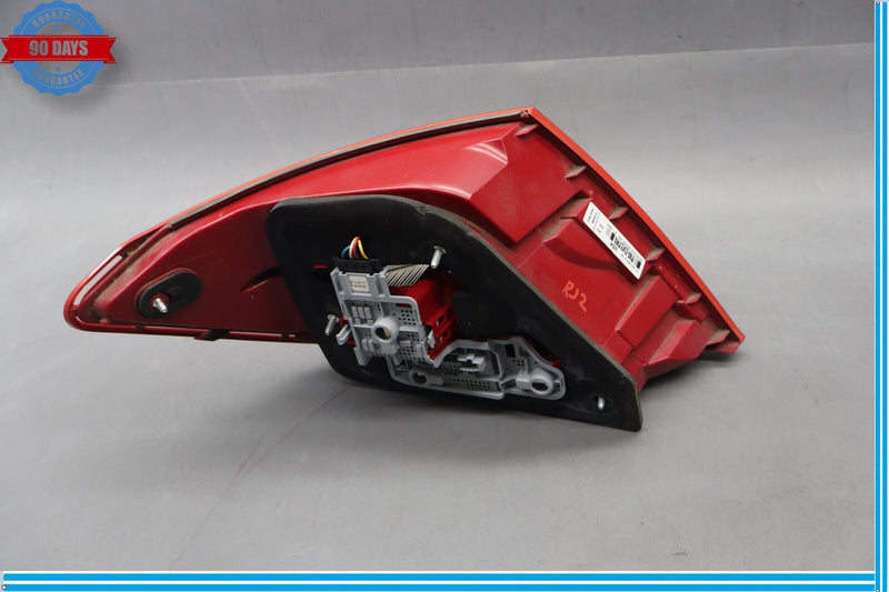Load image into Gallery viewer, 12-14 Mercedes W204 C250 C300 Right Passenger Side Tail Light Taillight Lamp Oem
