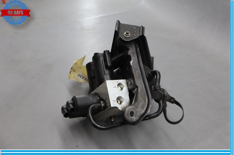 Load image into Gallery viewer, 00-06 Mercedes W215 CL55 S55 AMG Front ABC Hydraulic Valve Block Suspension Pump
