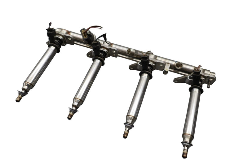 Load image into Gallery viewer, 12-18 Mercedes CLS550 W218 Right Side Fuel Injection Rail Line w/ Injectors Oem
