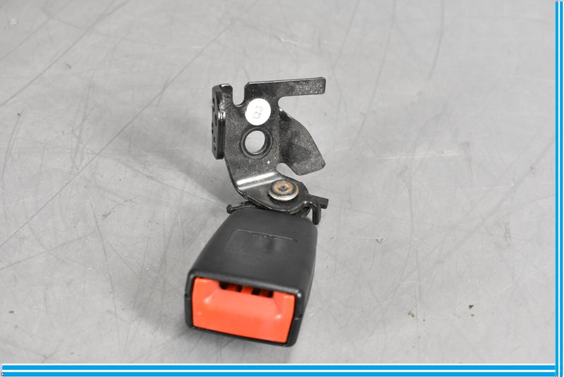 Load image into Gallery viewer, 12-18 Mercedes CLS550 CLS63 W218 Rear Right Side Seat Belt Buckle Oem
