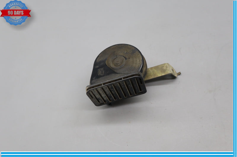 Load image into Gallery viewer, 03-09 Hummer H2 Right Passenger Side High Note Tone Horn Signal Oem
