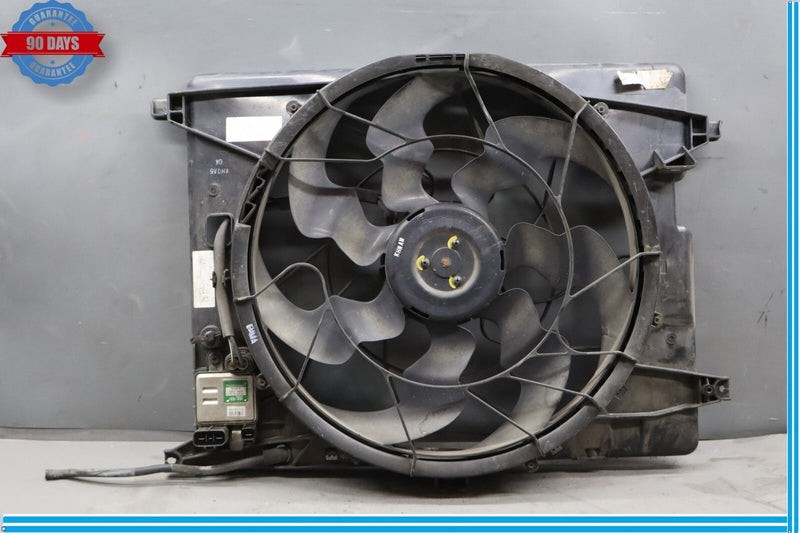 Load image into Gallery viewer, 15-17 Hyundai Genesis Engine Motor Cooling Radiator Fan Assembly Oem
