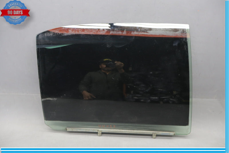 Load image into Gallery viewer, 01-06 Lexus LS430 Rear Right Passenger Side Door WIndow Auto Glass Oem
