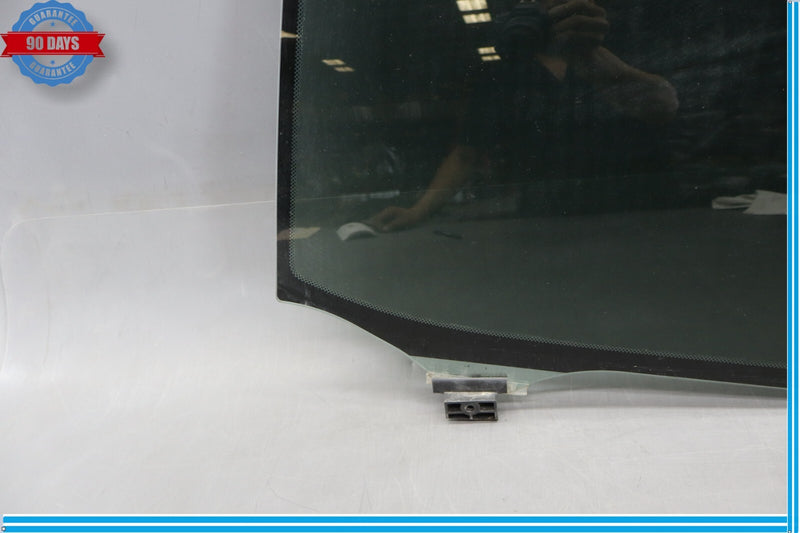 Load image into Gallery viewer, 2014 BMW i3 I01 Rear Right Passenger Side Door Window Glass 7288186 Oem
