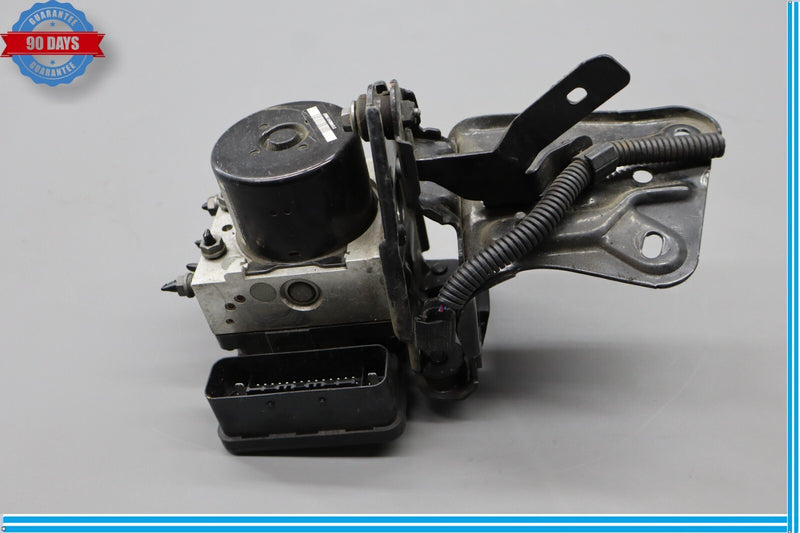 Load image into Gallery viewer, 09-11 Audi A3 A3 Quattro ABS Brake Pump Module Unit 1K0907379 Oem
