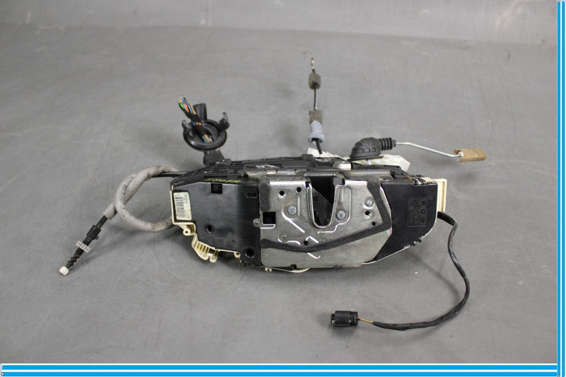 Load image into Gallery viewer, 07-14 Mercedes S550 CL550 W221 Front Right Side Door Lock Latch Actuator Oem
