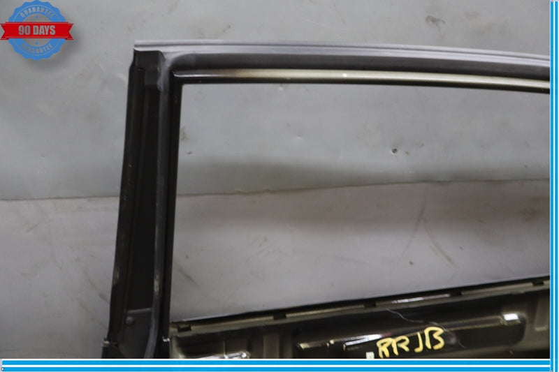 Load image into Gallery viewer, 11-16 Hyundai Equus Rear Right Passenger Side Exterior Door Shell Panel Oem
