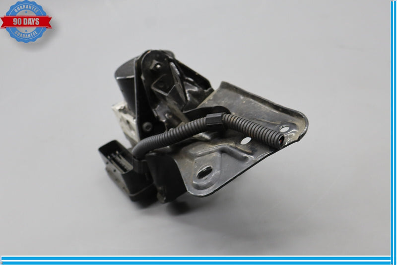 Load image into Gallery viewer, 09-11 Audi A3 A3 Quattro ABS Brake Pump Module Unit 1K0907379 Oem
