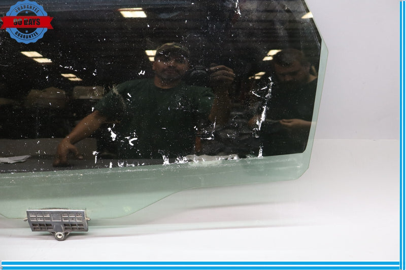 Load image into Gallery viewer, 11-16 Hyundai Equus Rear Left Driver Side Door Window Auto Glass Panel Oem
