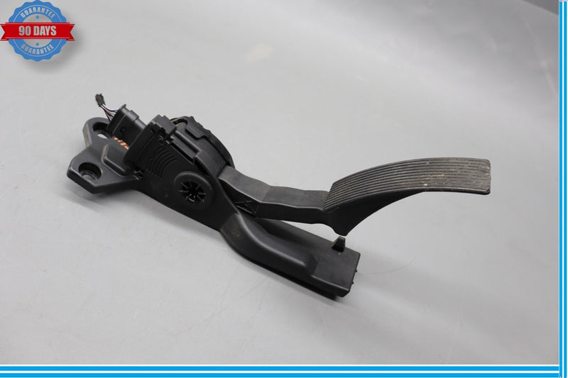 Load image into Gallery viewer, 12-19 Mercedes GL450 GL550 X166 Gas Throttle Pedal Accelerator Oem
