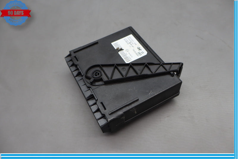 Load image into Gallery viewer, 11-14 Hyundai Equus BCM Body Comfort Control Module Unit ECU ECM Oem
