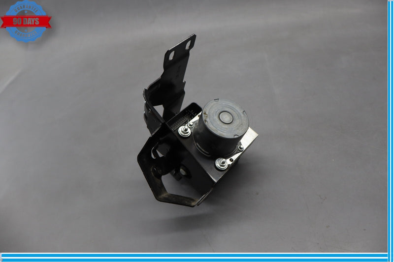 Load image into Gallery viewer, 17-20 Maserati Ghibli 3.0L ABS Anti Lock Brake Pump Module 670106615 Oem

