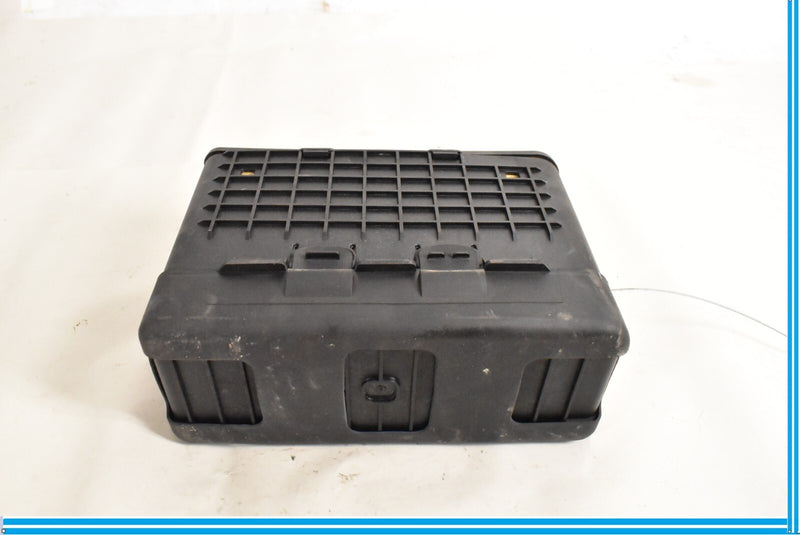 Load image into Gallery viewer, 00-06 Mercedes CL500 CL600 W215 Vacuum Pump Protective Cover 2158000335 Oem
