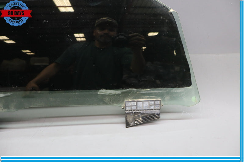 Load image into Gallery viewer, 11-16 Hyundai Equus Front Right Passenger Side Door Window Auto Glass Panel Oem
