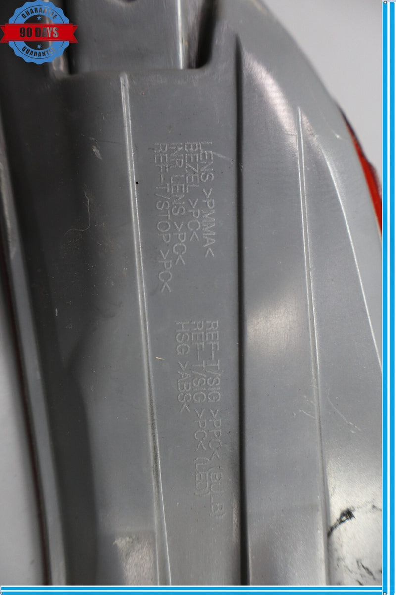 Load image into Gallery viewer, 15-17 Hyundai Genesis G80 Rear Right Side Outer Tail Light Lamp Assembly Oem
