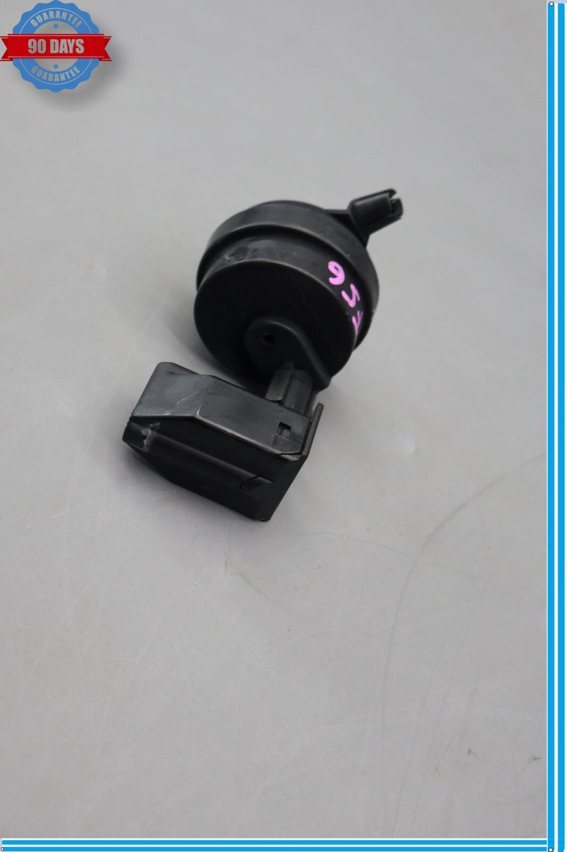 Load image into Gallery viewer, 03-06 Mercedes R230 SL500 Rear Fuel Tank Filler Panel Actuator Oem
