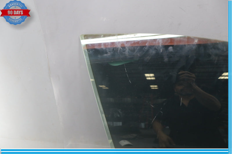 Load image into Gallery viewer, 11-16 Hyundai Equus Front Right Passenger Side Door Window Glass Oem
