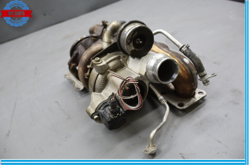 Load image into Gallery viewer, 11-13 BMW F10 535i GT xDriver Turbo Turbocharger W/ Exhaust Manifold Oem
