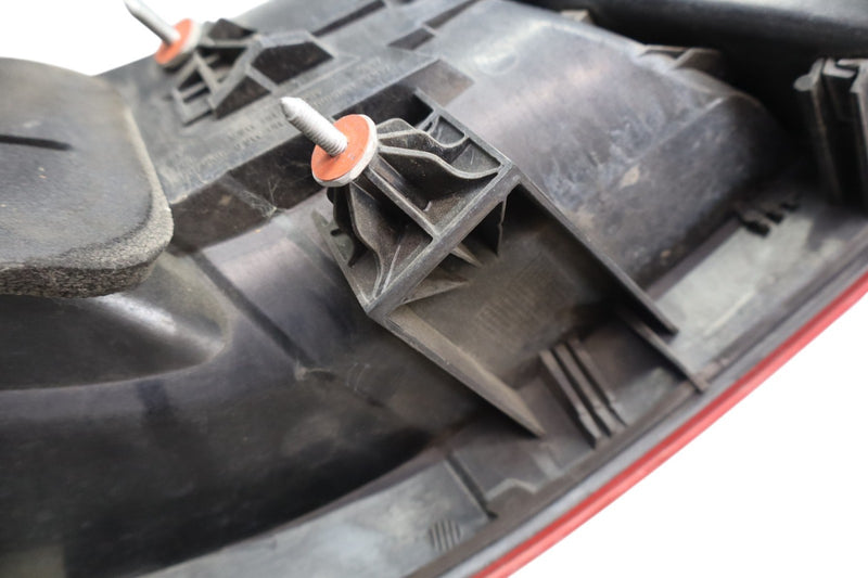 Load image into Gallery viewer, 10-13 Mercedes W212 E550 Rear Right Side Tail Light Lamp Assembly 2129067101 Oem
