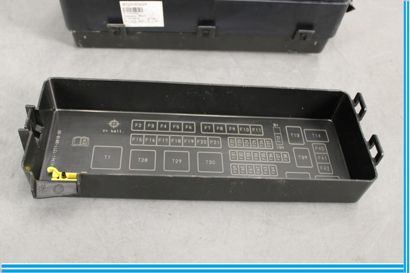 Load image into Gallery viewer, 14-17 Maserati Ghibli Engine Power Junction Distribution Fuse Relay Box Oem

