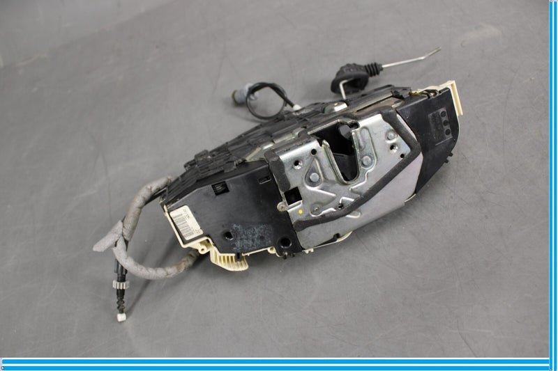 Load image into Gallery viewer, 07-13 Mercedes S550 S400 S600 W221 Front Right Side Door Lock Latch Actuator Oem
