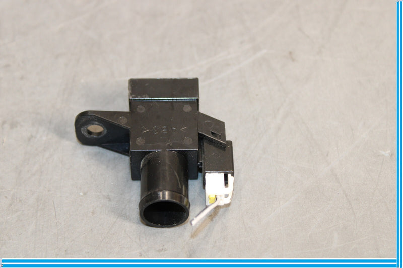 Load image into Gallery viewer, 11-17 Infiniti QX56 QX80 Dash Abs Air Temperature Sensor Oem
